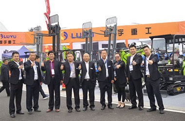 魯宇重工-2017年中國（武漢）國際農(nóng)業(yè)機械展覽會取得圓滿成功！